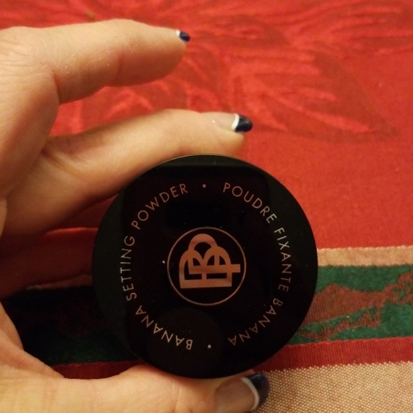 Bellapierre Other - Bellapierre setting powder